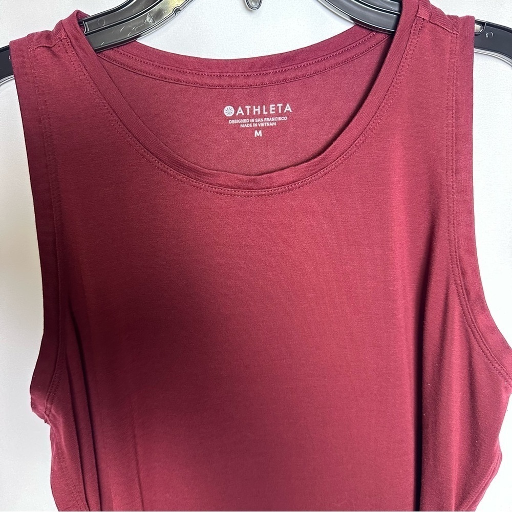 Athleta Women’s Crimson Activewear Tank Top size M Red Burgundy great condition